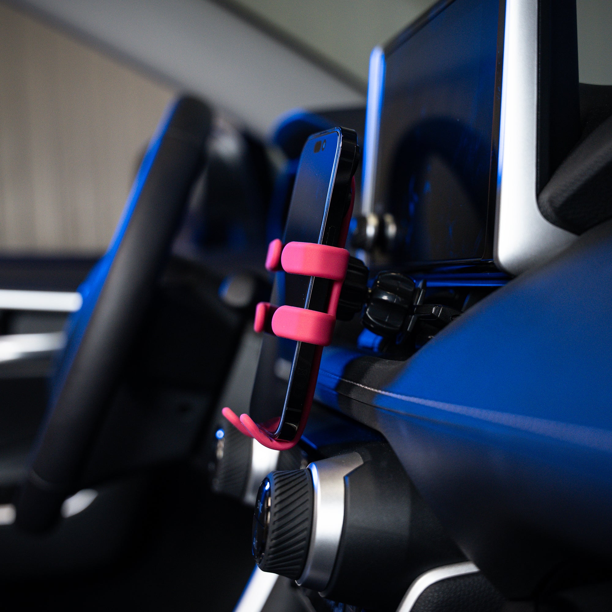 Hug Buddy Universal Car Phone Holder – 360° Swivel Vent Mount